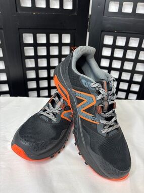 🧡 New Balance T410 Sneakers Mens 7.5 Black Orange Trail Running Athletic 🧡